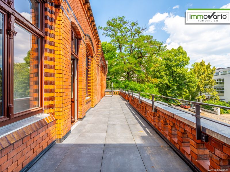 Wohnen in der Villa Wolf. 4-Raum-Wohnung mit Dielenboden, Terrasse, Tageslichtbad mit Wanne & Dusche
